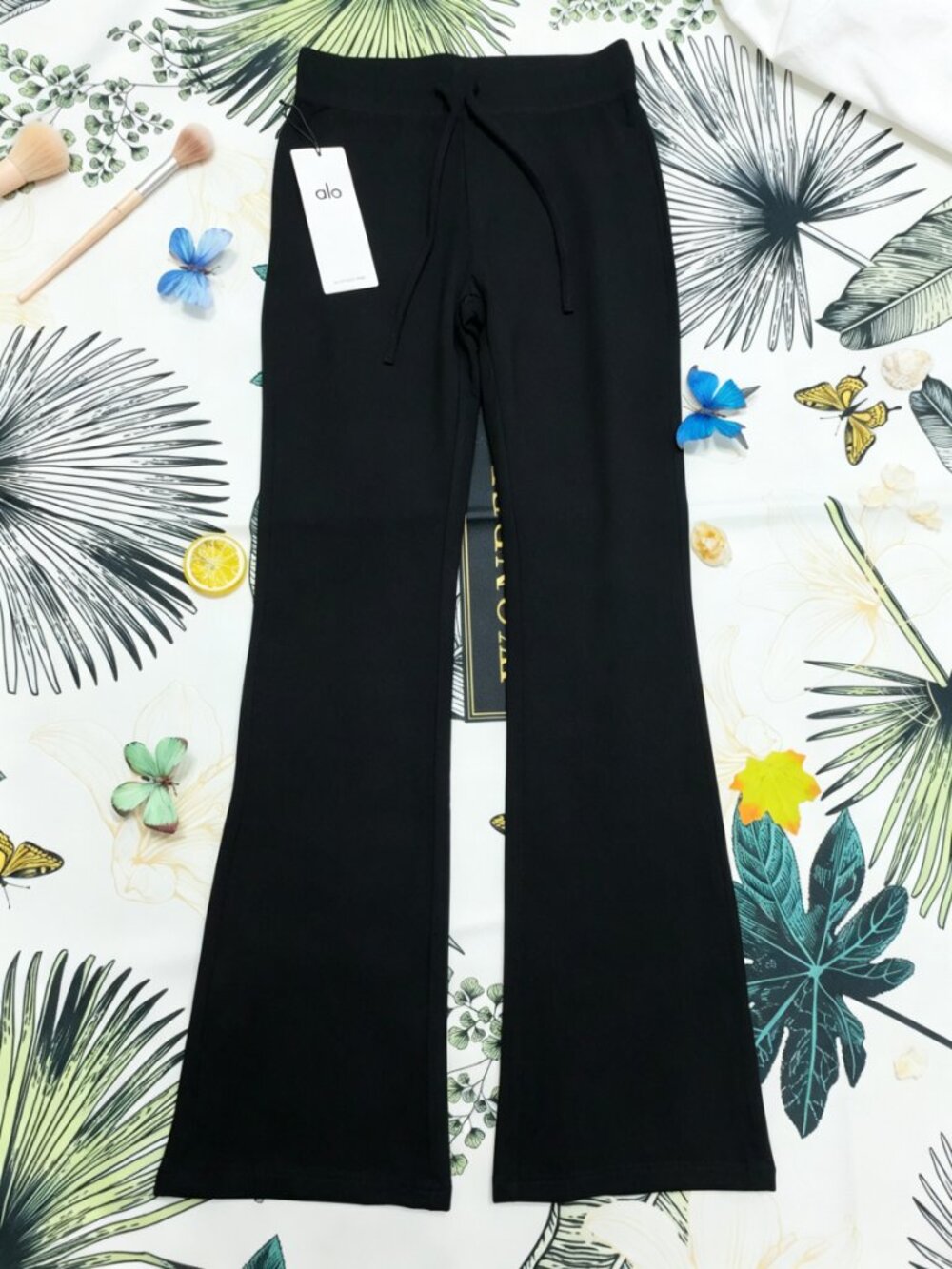 ALO Yoga NWT Sway Bootcut Sweatpant Black Elongating Lounge Pants🖤 - Picture 2 of 16